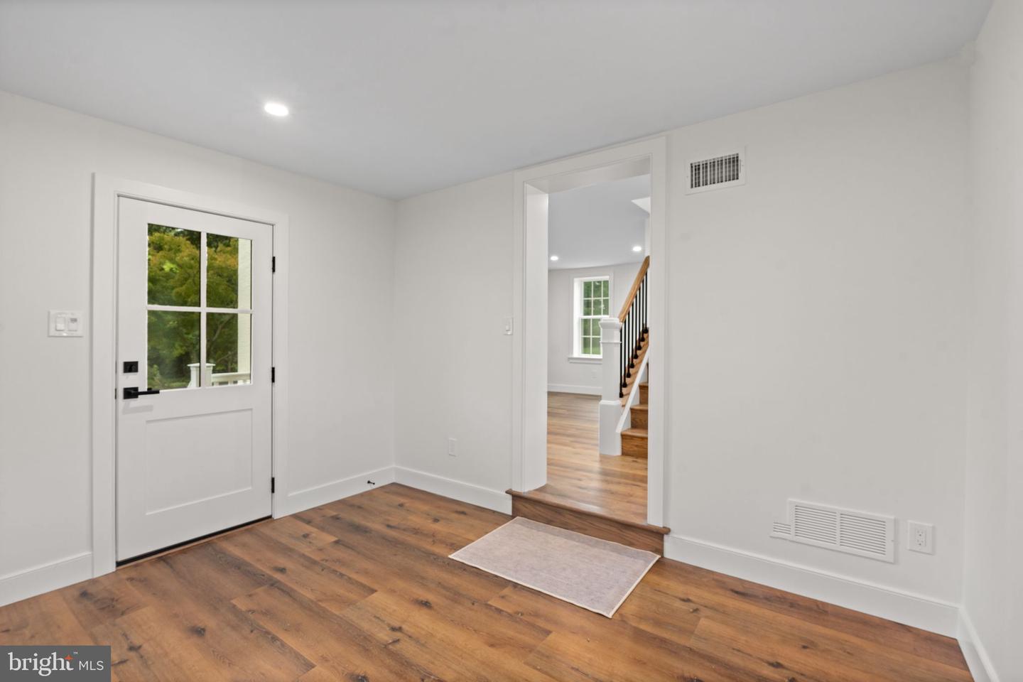 1121 Deer Run Rd Property Photo 5