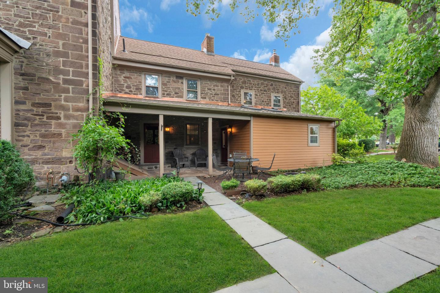 4 Leedom Pl Property Photo 3
