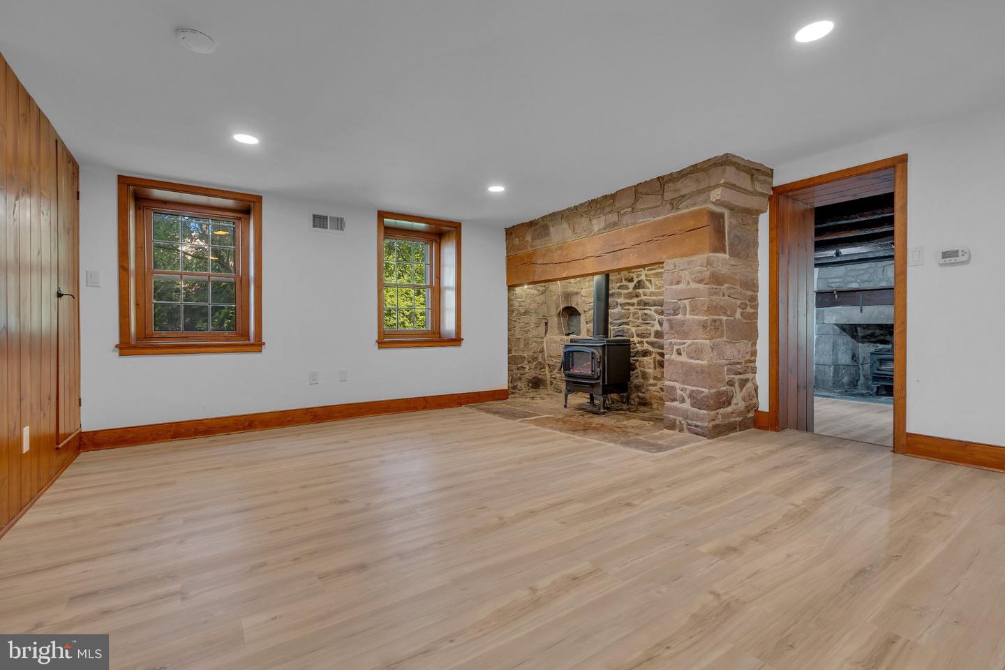 4 Leedom Pl Property Photo 5