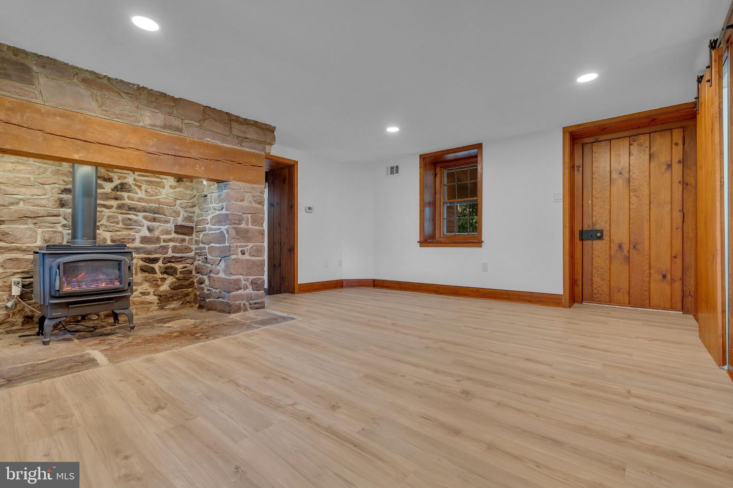 4 Leedom Pl Property Photo 6