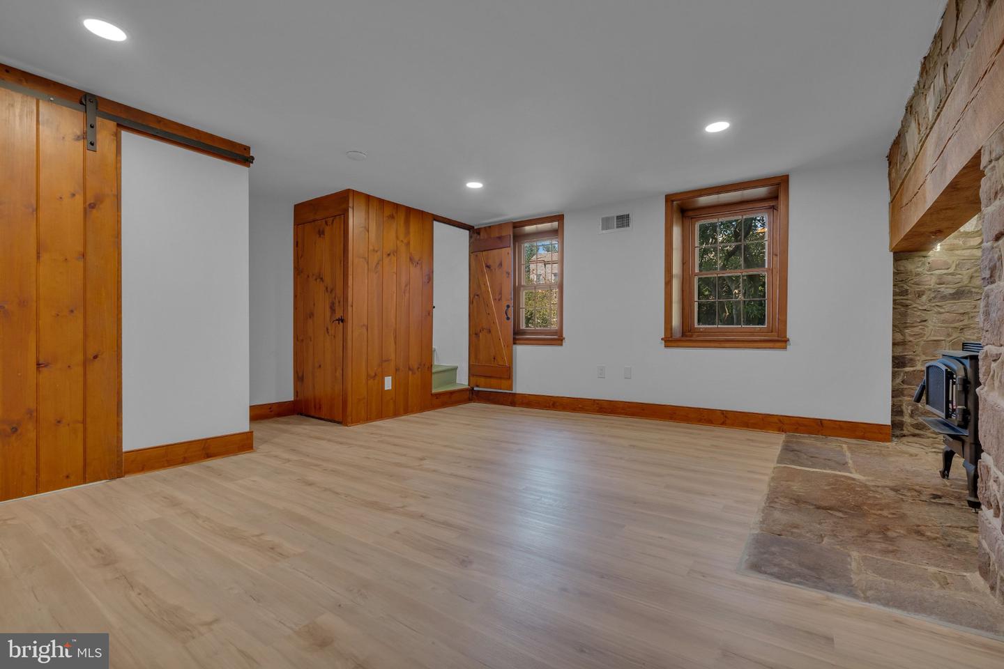 4 Leedom Pl Property Photo 7