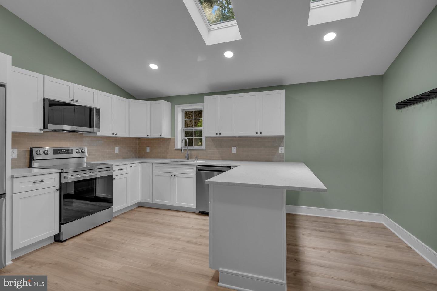 4 Leedom Pl Property Photo 9