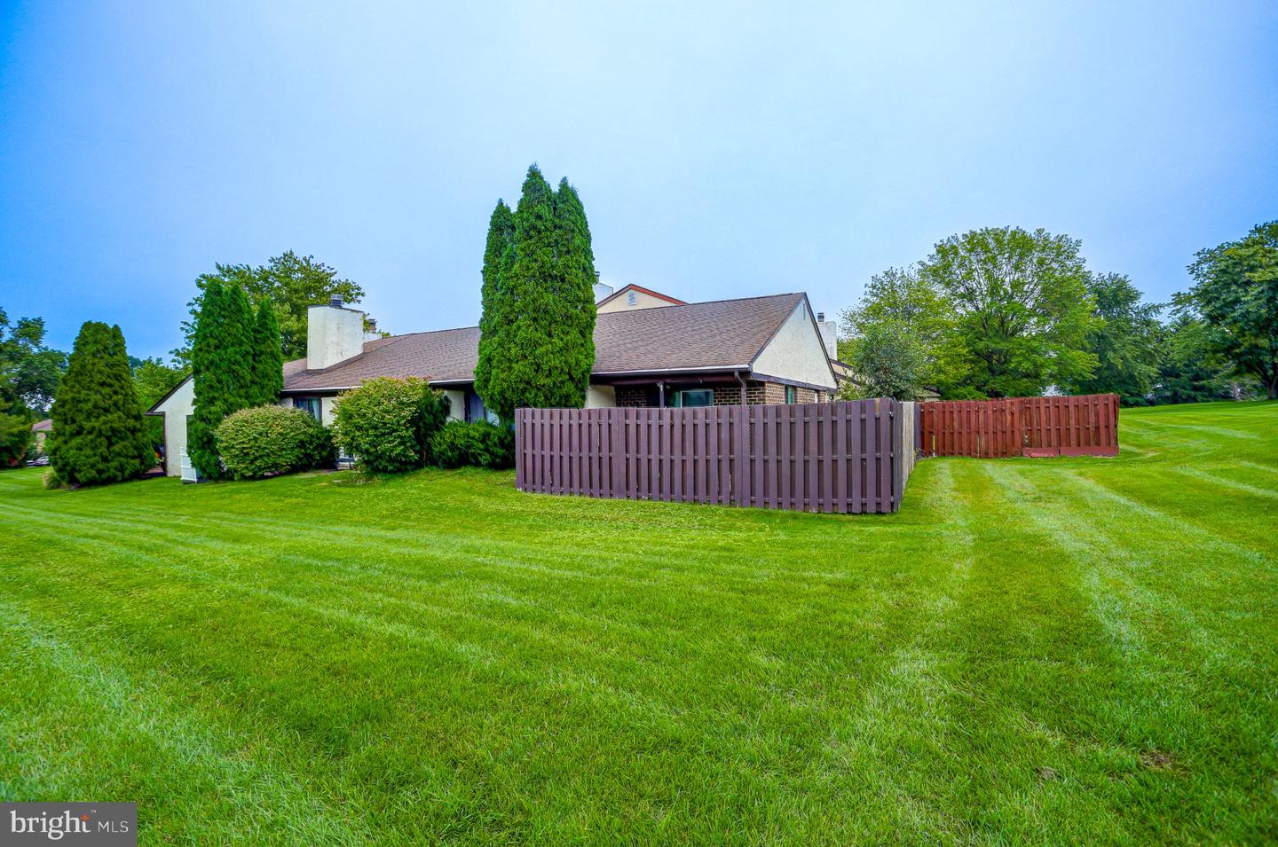97 Palace Ct Property Photo 19