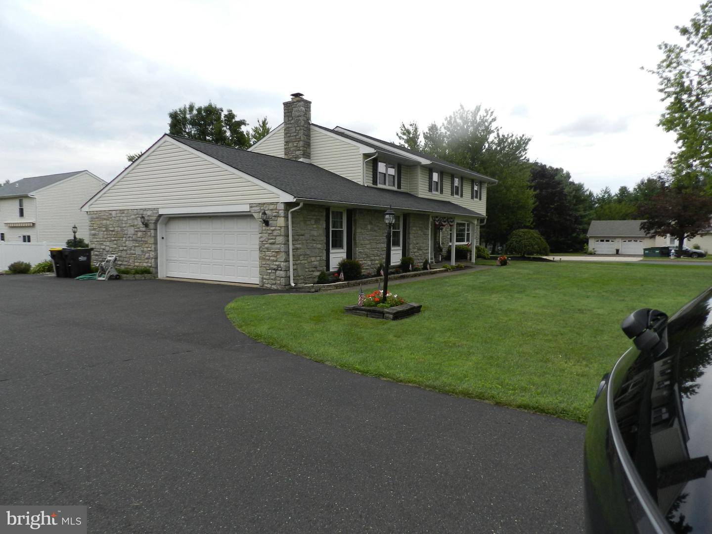 3020 State Rd Property Photo 5