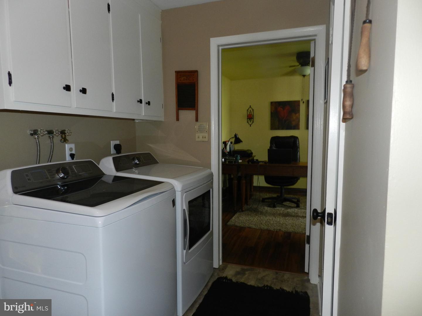 3020 State Rd Property Photo 17