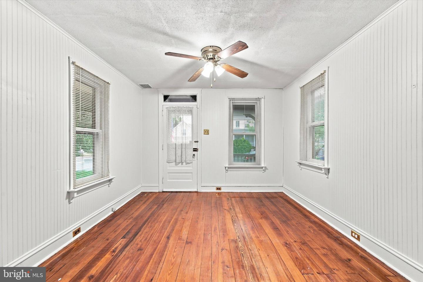 7171-1/2 W Broad St Property Photo 5
