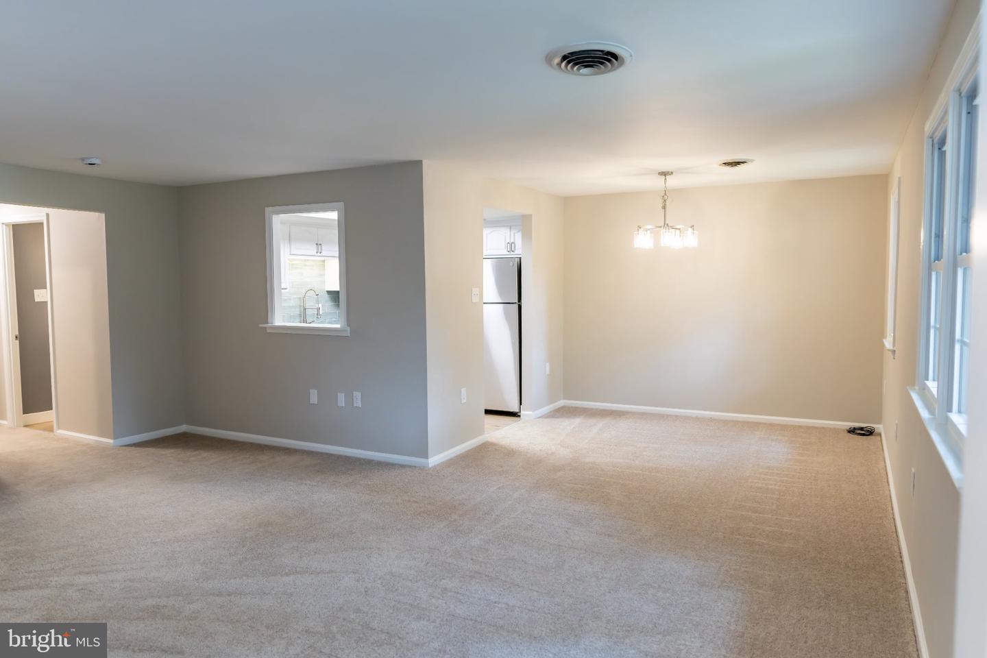 1108 Yardley Cmns Property Photo 3