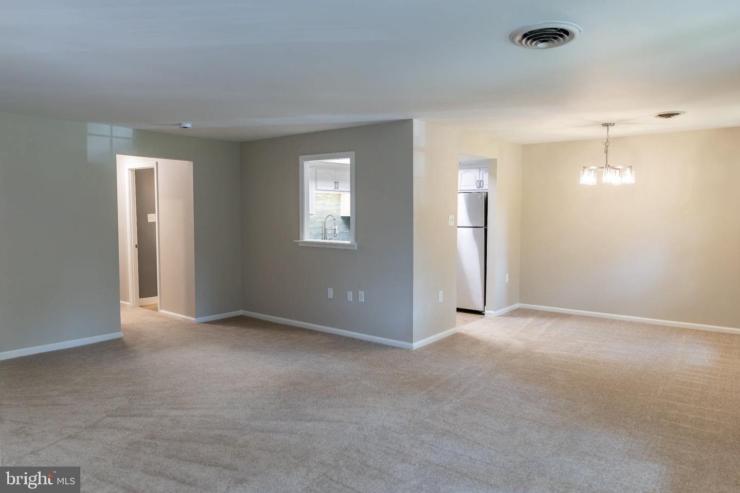 1108 Yardley Cmns Property Photo 5