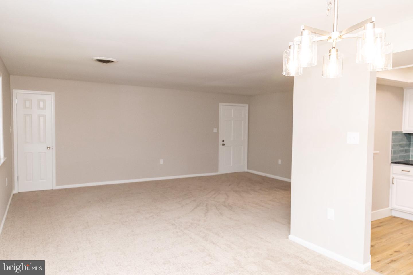 1108 Yardley Cmns Property Photo 8
