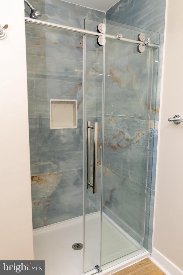 1108 Yardley Cmns Property Photo 12