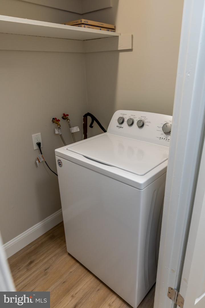 1108 Yardley Cmns Property Photo 13