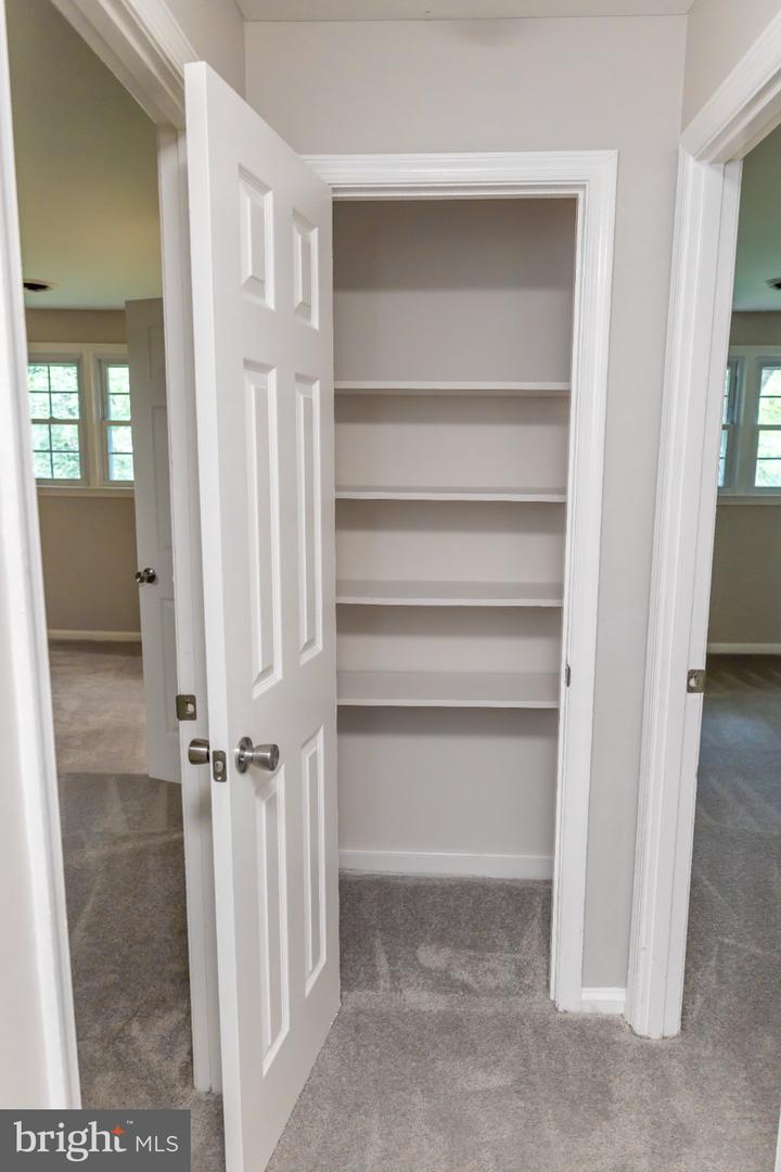 1108 Yardley Cmns Property Photo 15