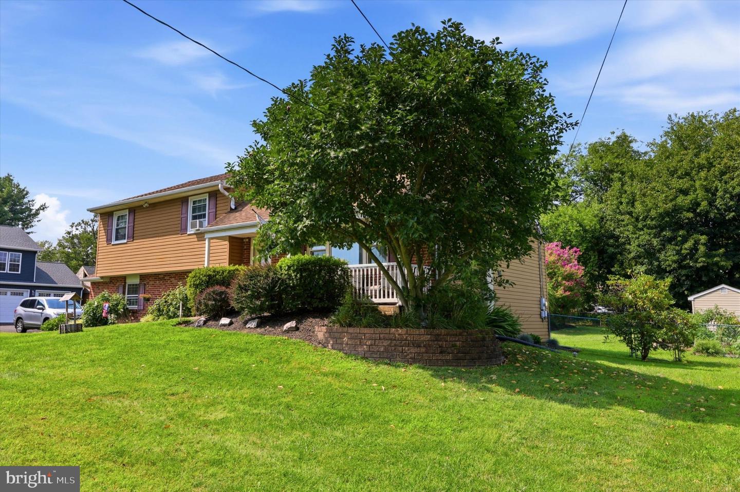 337 Middle Holland Property Photo 2