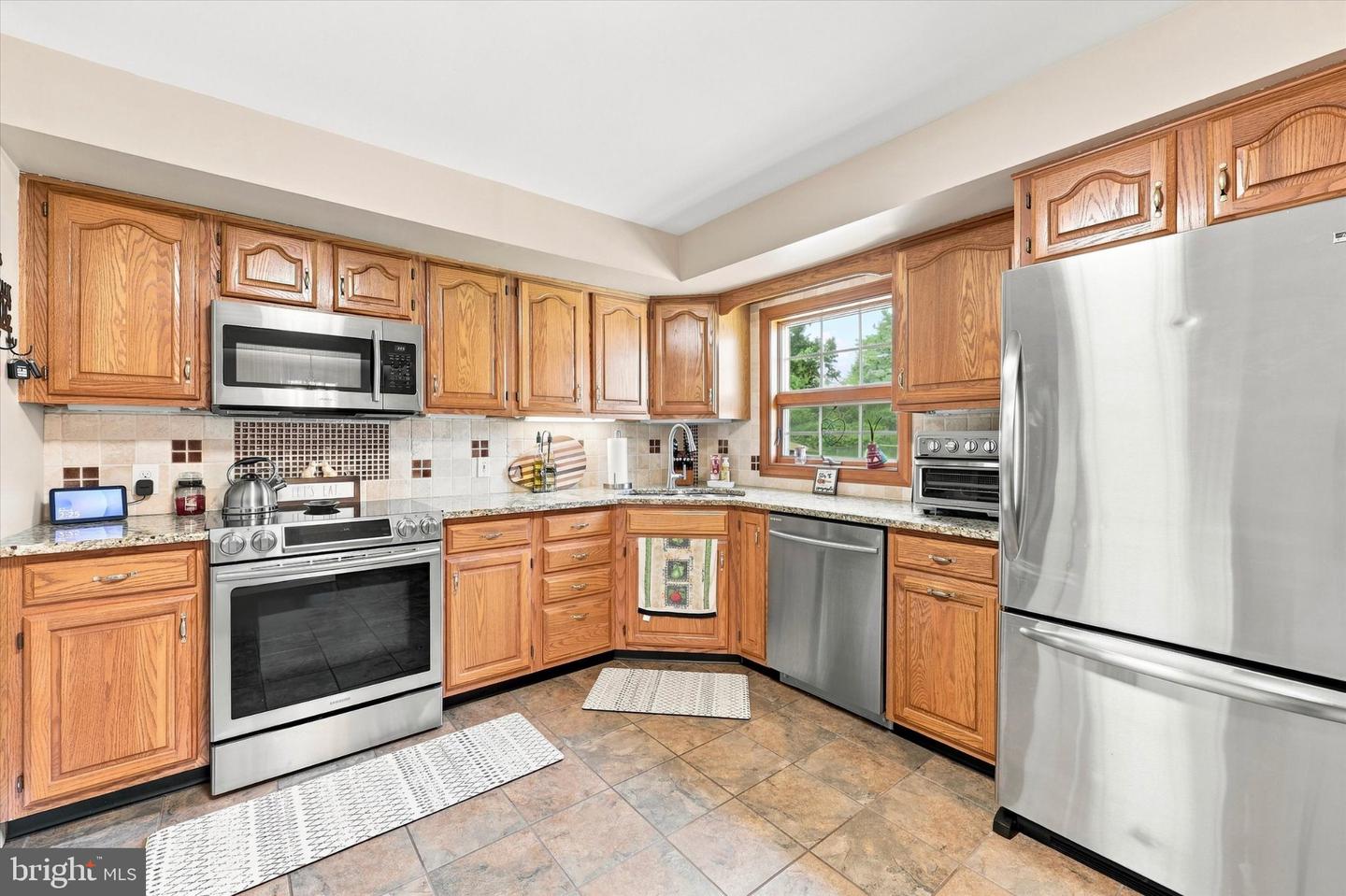 337 Middle Holland Property Photo 8