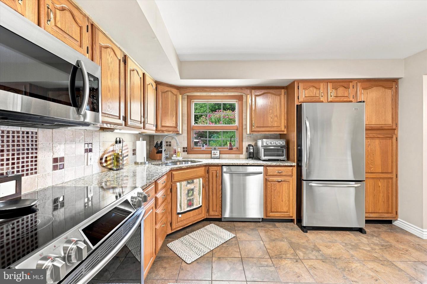 337 Middle Holland Property Photo 11