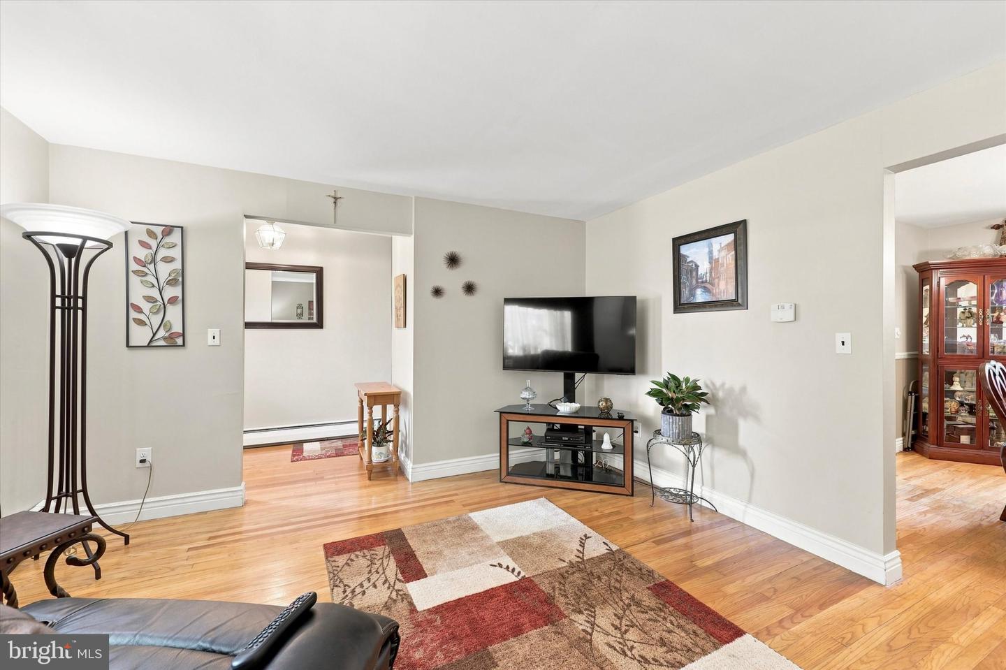 337 Middle Holland Property Photo 17