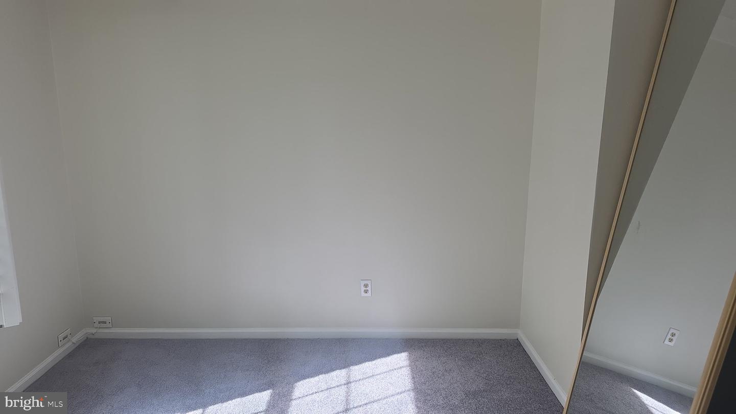 3011 Hopkins Ct Property Photo 7