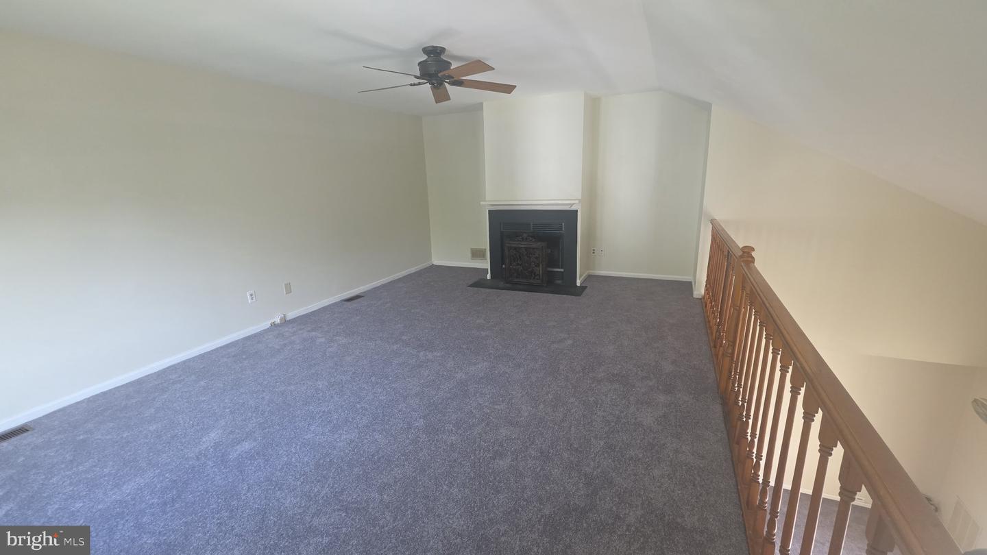 3011 Hopkins Ct Property Photo 14