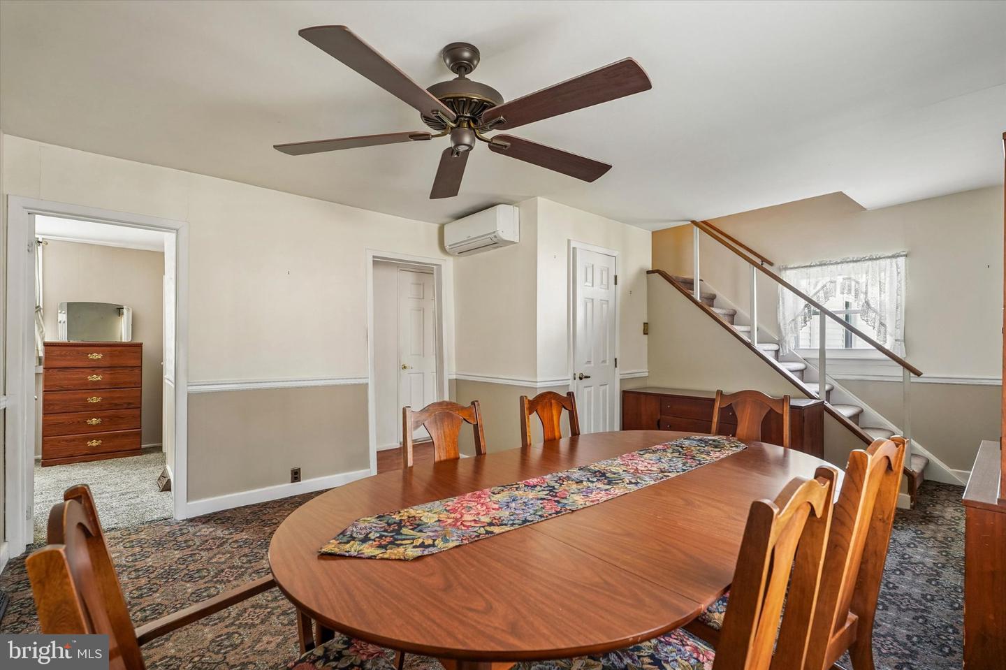 312 Elm St Property Photo 8
