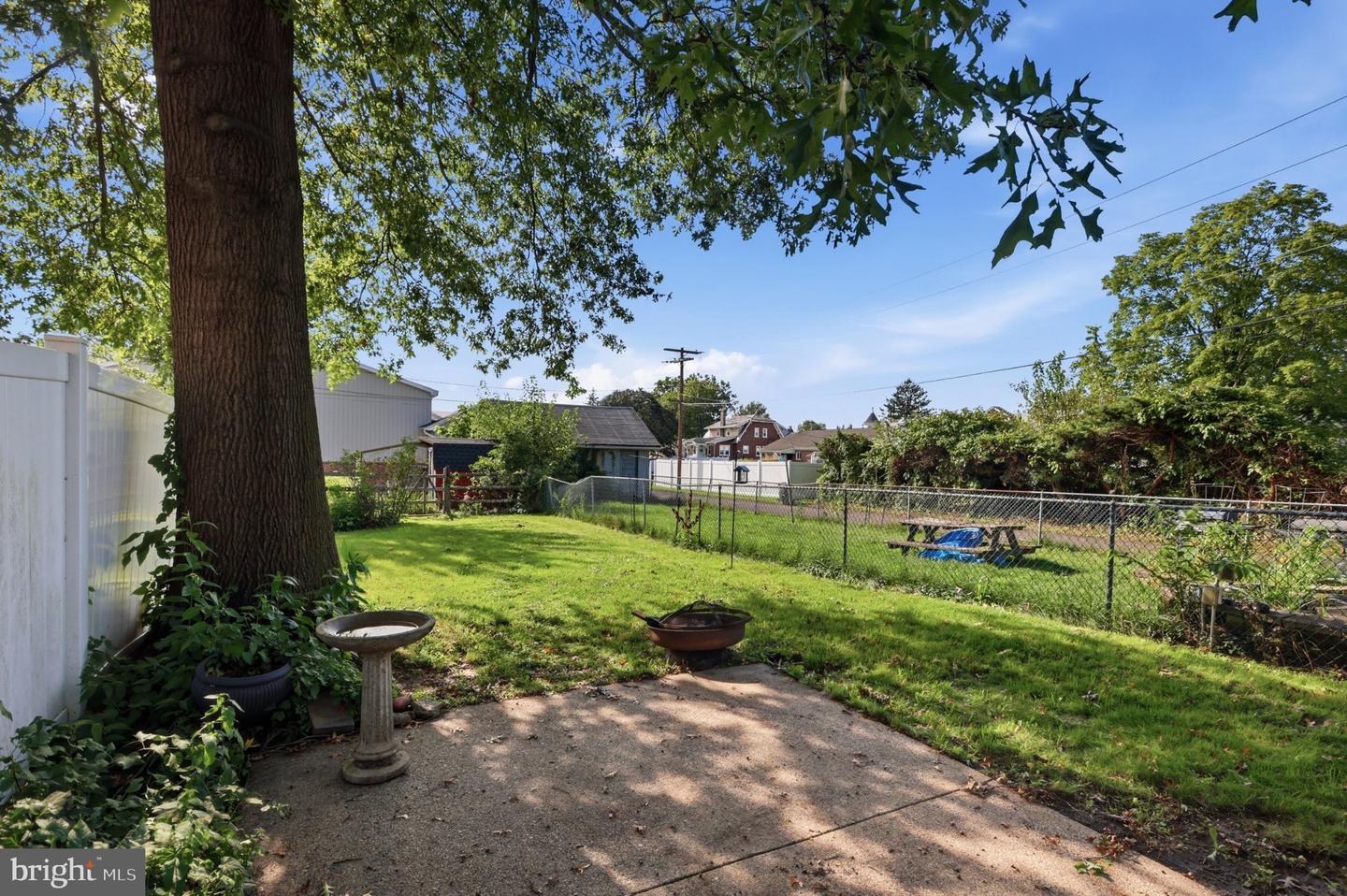 228 N Ambler St Property Photo 26