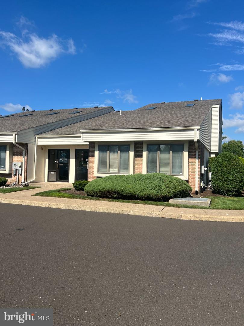 112 E Pennsylvania Blvd Property Photo 1