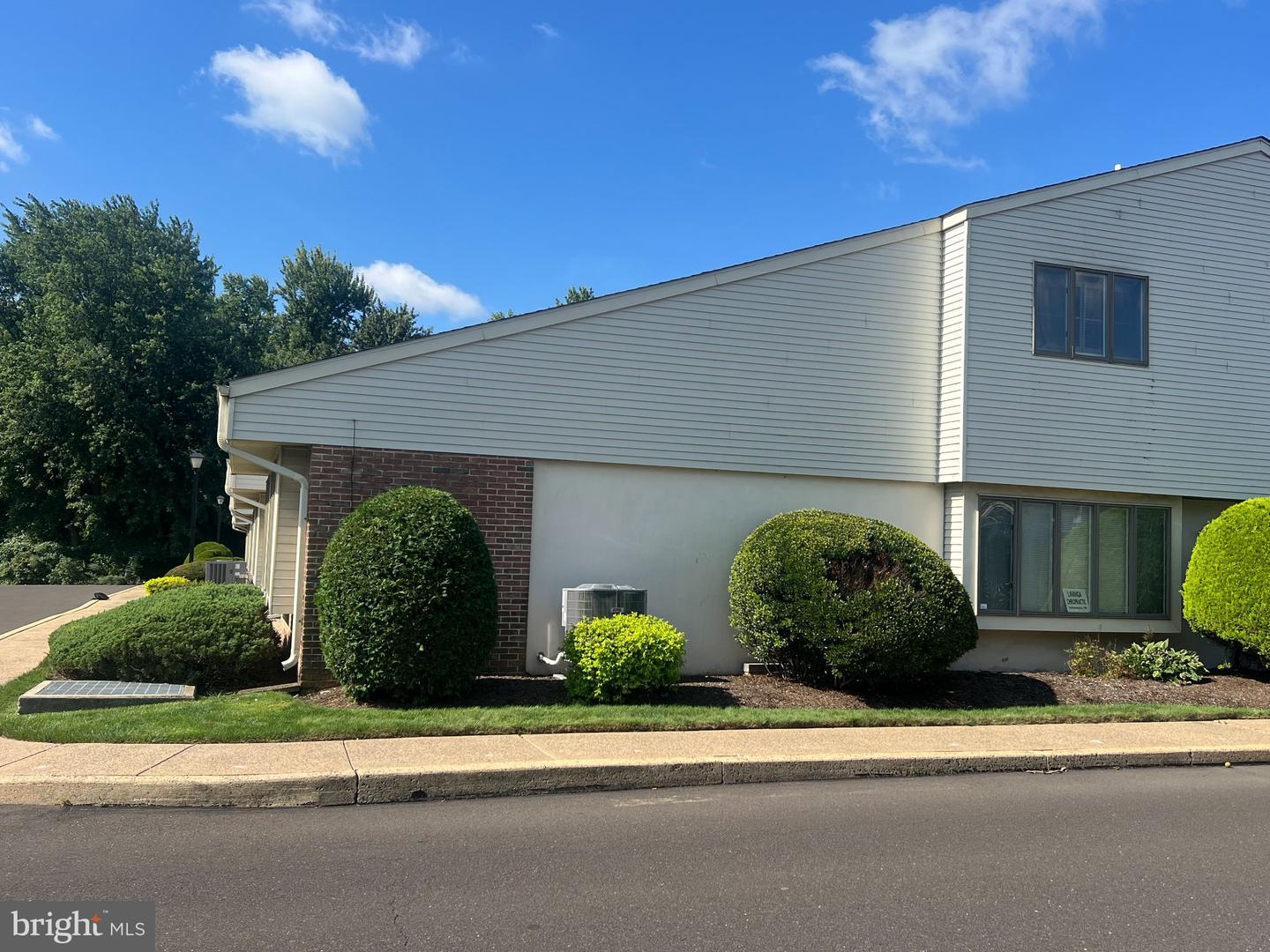 112 E Pennsylvania Blvd Property Photo 3