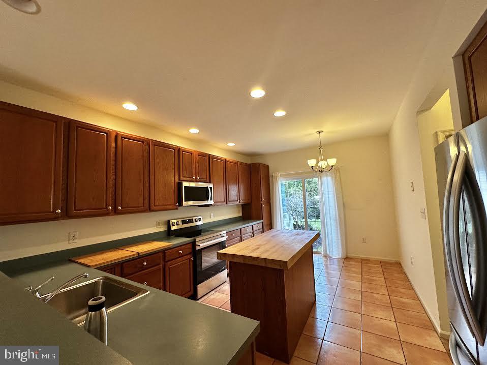 92 Dispatch Dr Property Photo 5