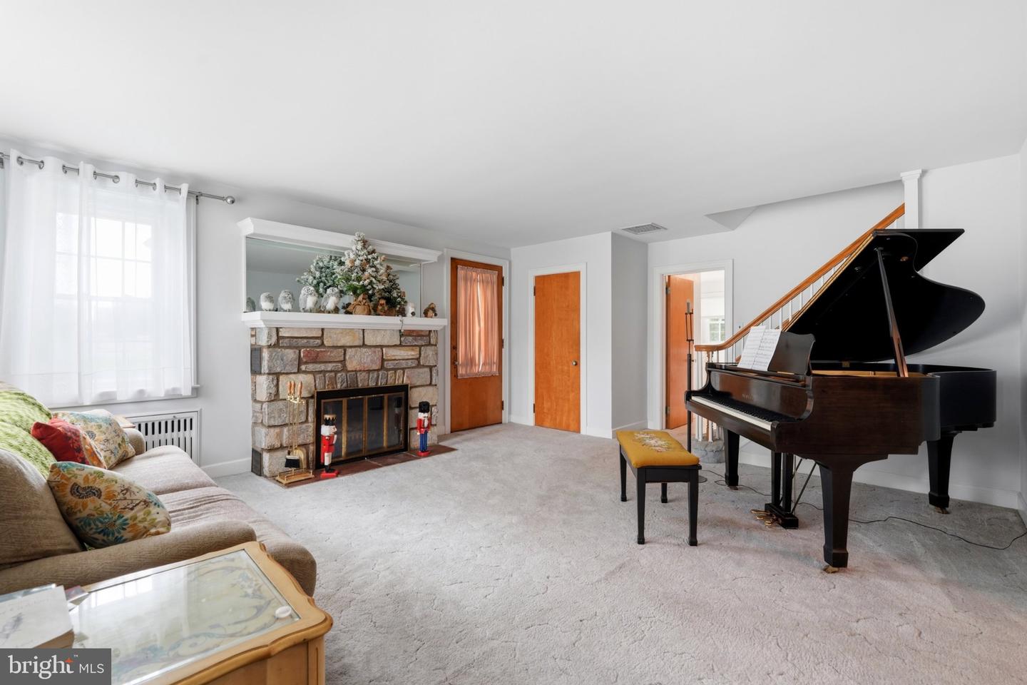 421 Park Ave Property Photo 11