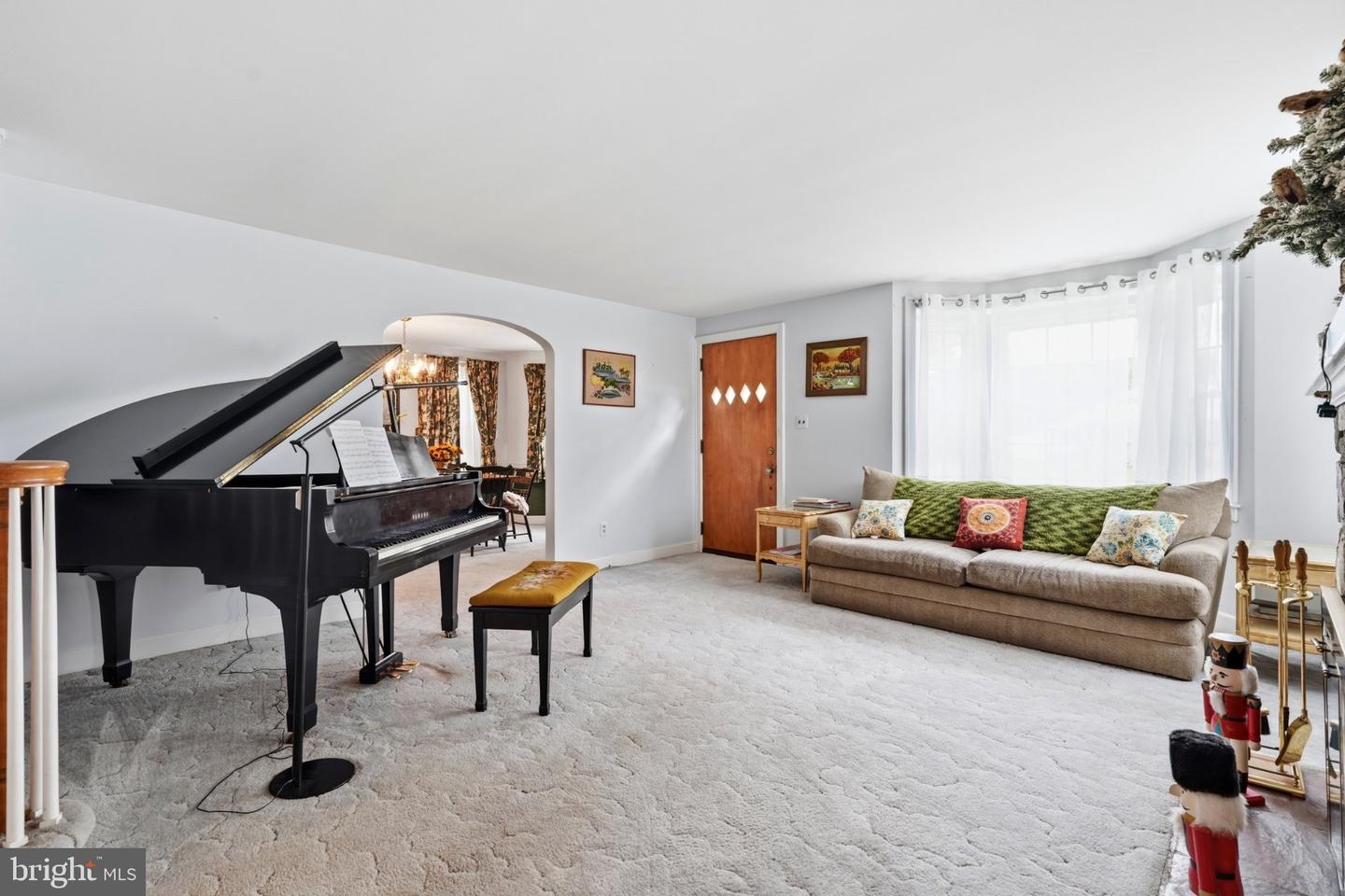 421 Park Ave Property Photo 12