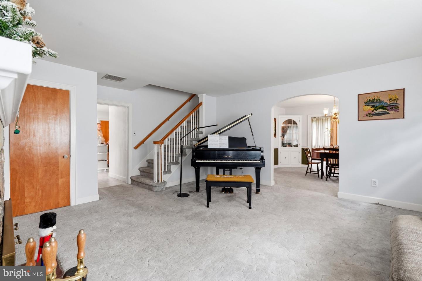 421 Park Ave Property Photo 13