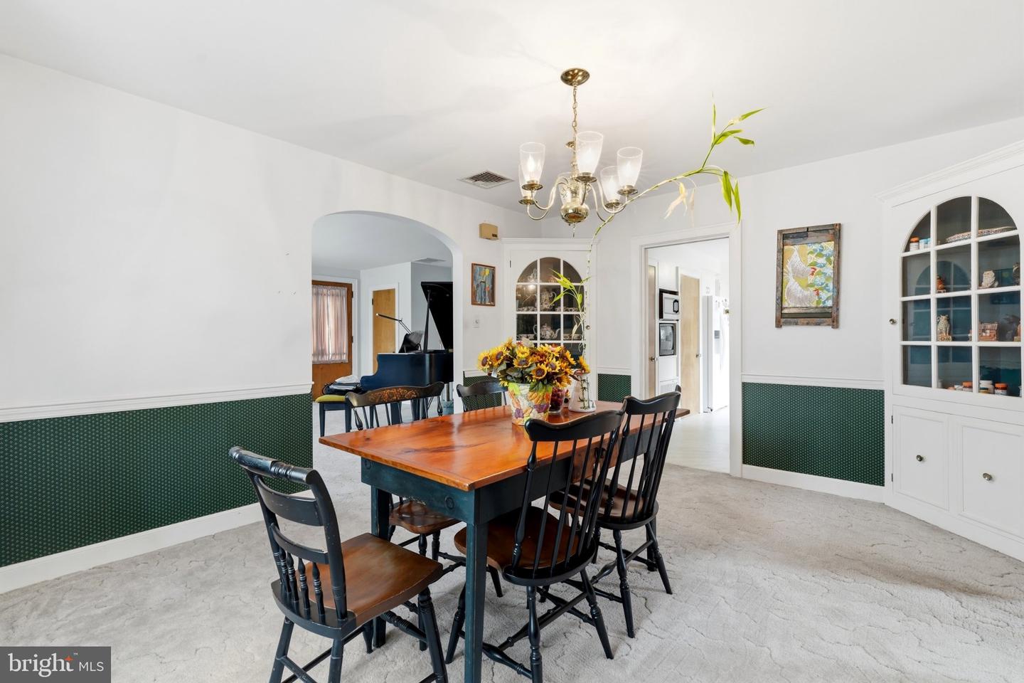 421 Park Ave Property Photo 14