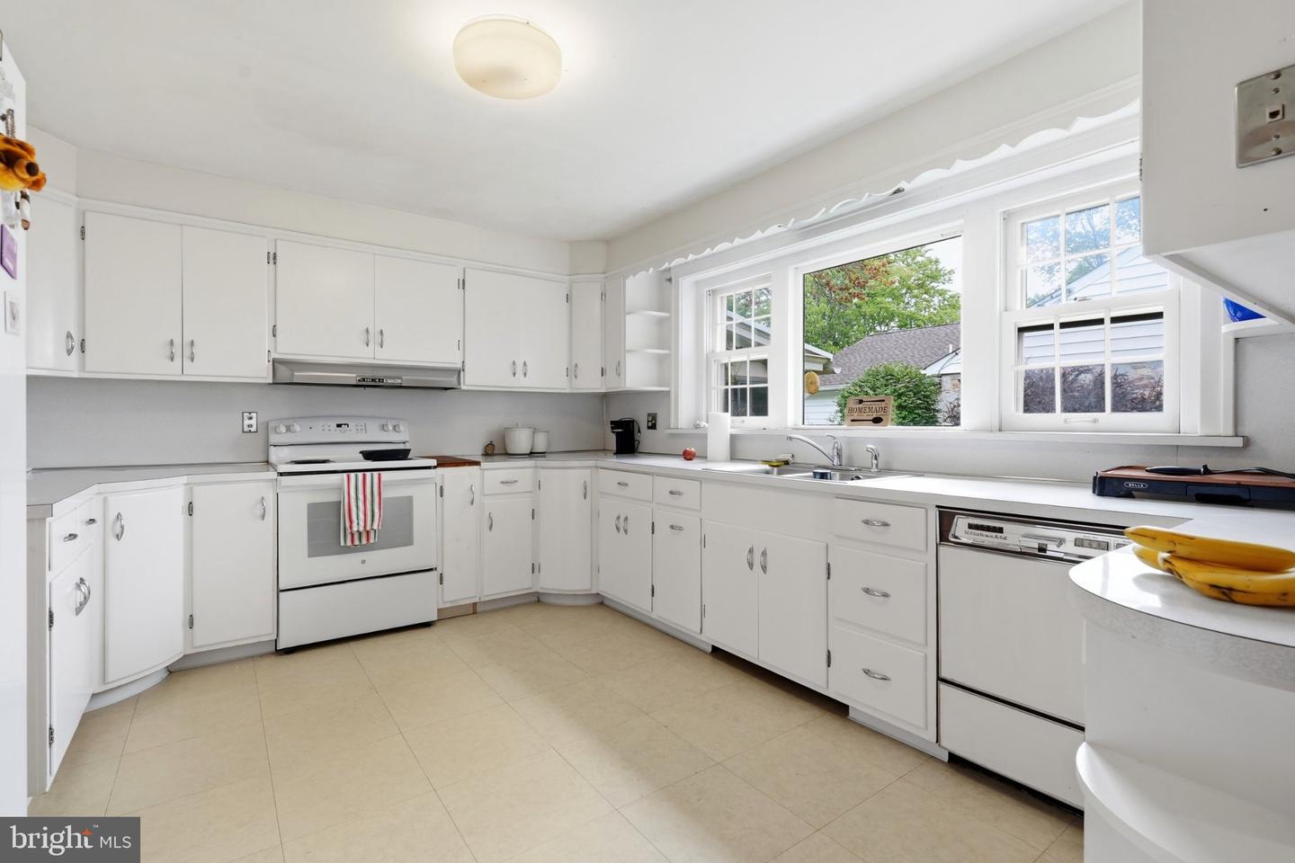 421 Park Ave Property Photo 21