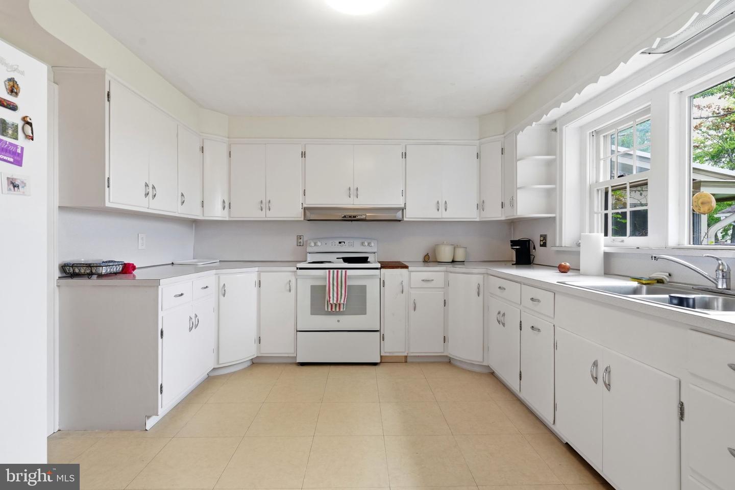 421 Park Ave Property Photo 22