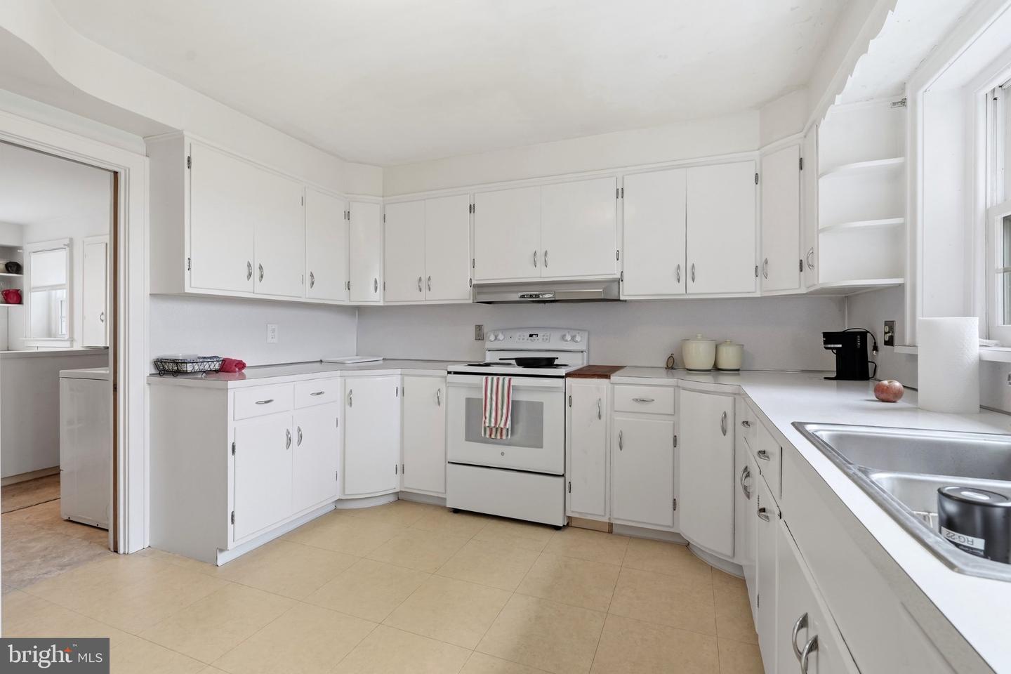 421 Park Ave Property Photo 23
