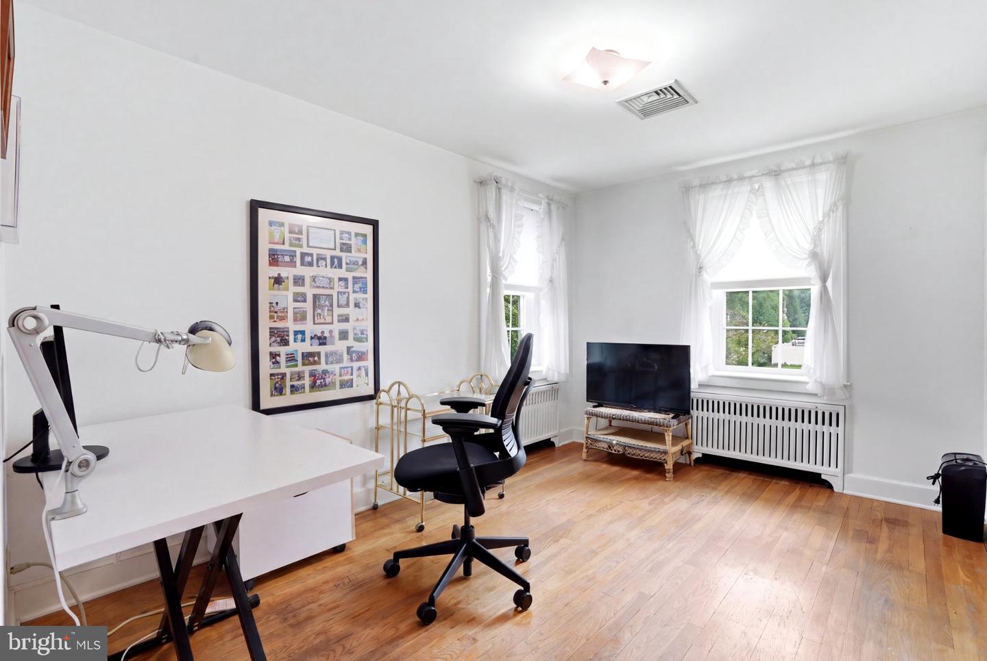 421 Park Ave Property Photo 43