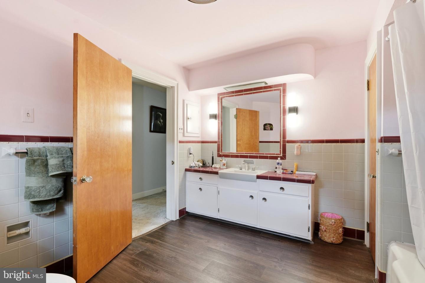 421 Park Ave Property Photo 48