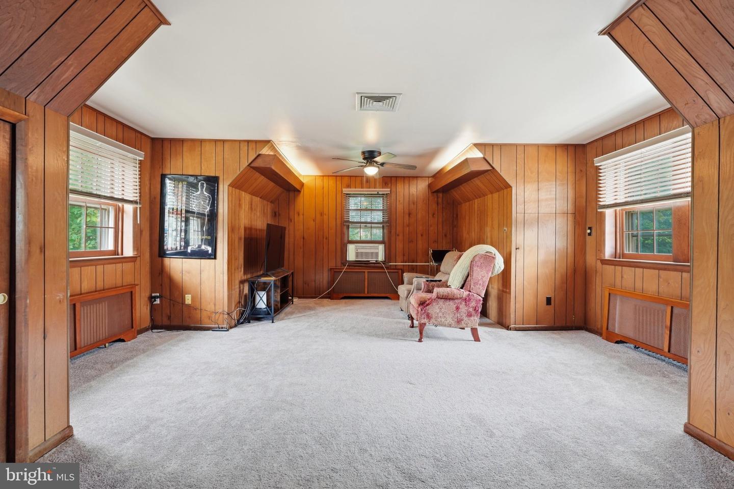 421 Park Ave Property Photo 51