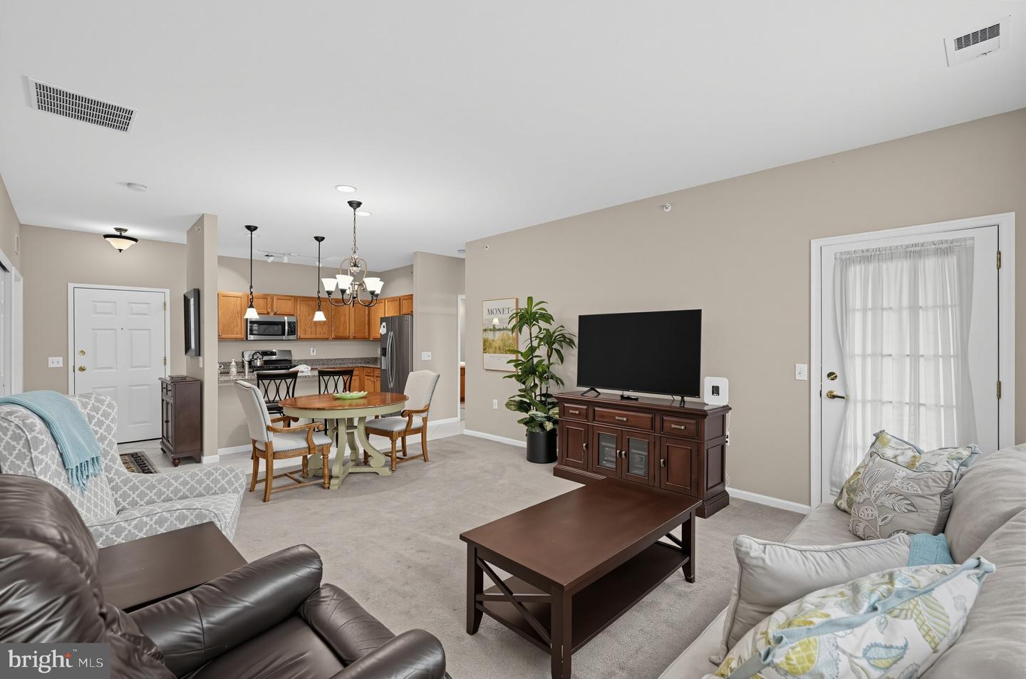 2106 Knox #2106 Property Photo 1