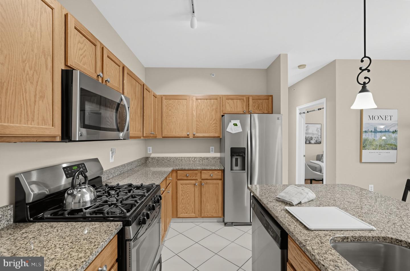 2106 Knox #2106 Property Photo 6