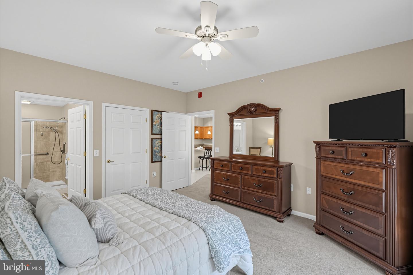 2106 Knox #2106 Property Photo 10