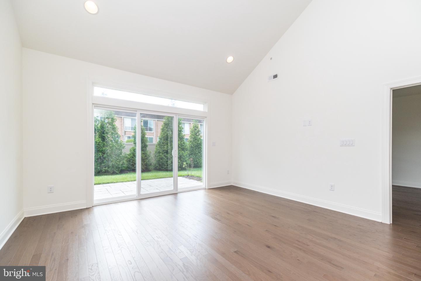 909 Holden Property Photo 11