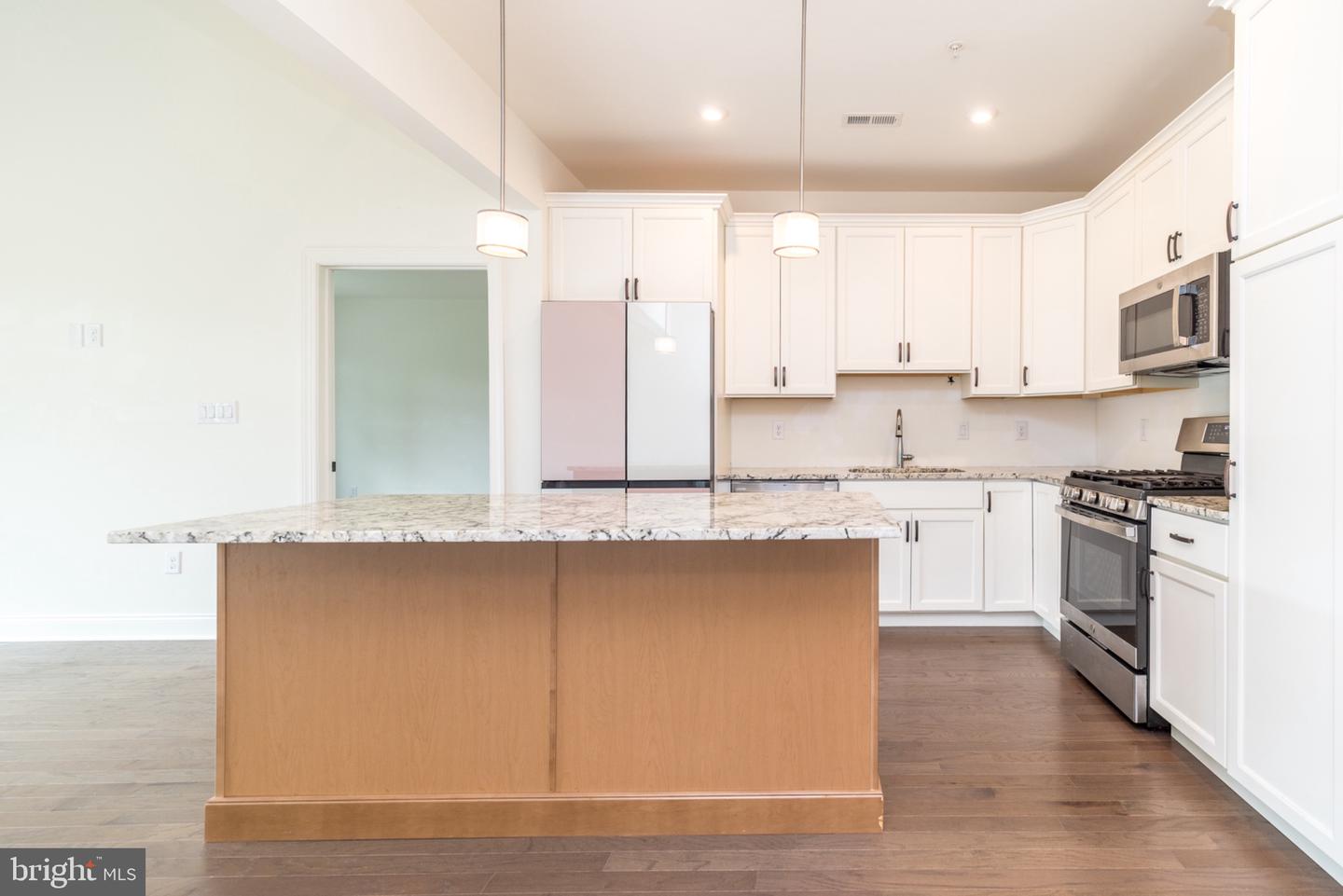 909 Holden Property Photo 12