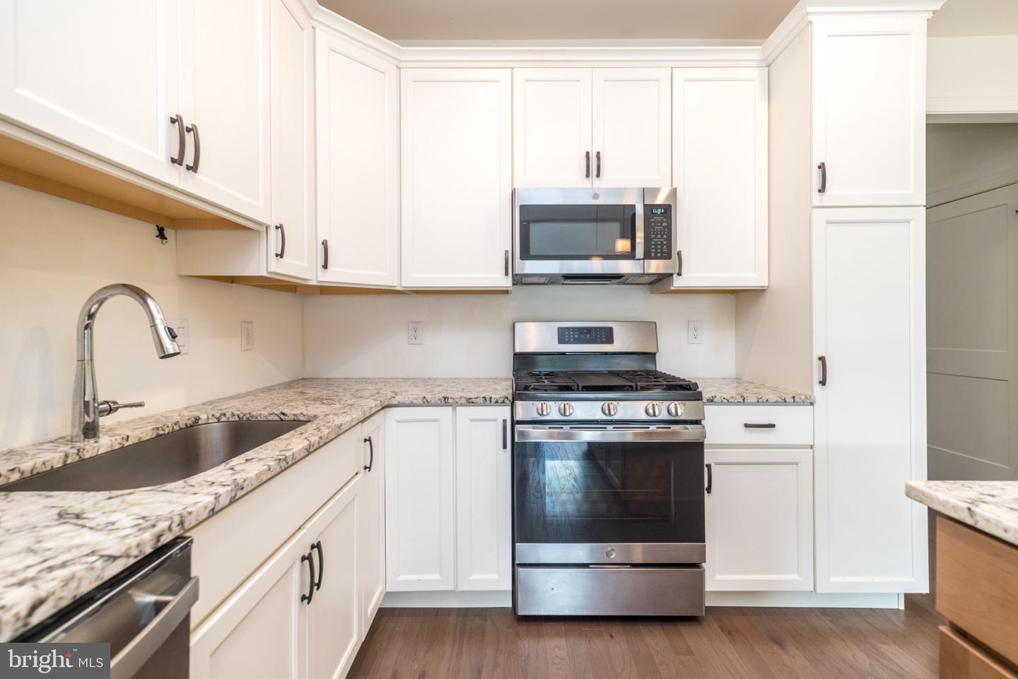 909 Holden Property Photo 15