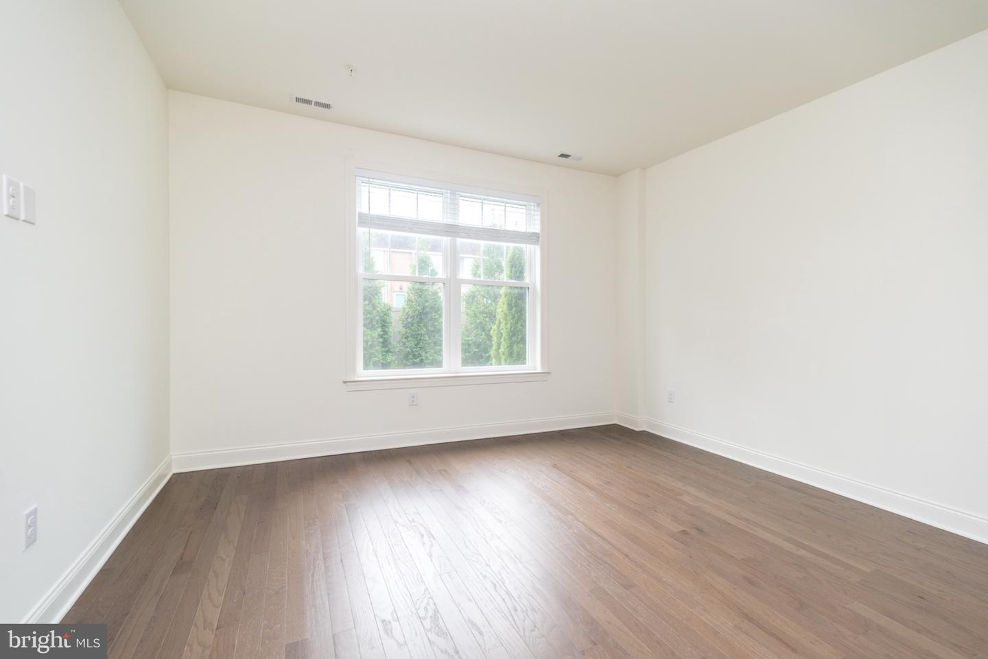 909 Holden Property Photo 22