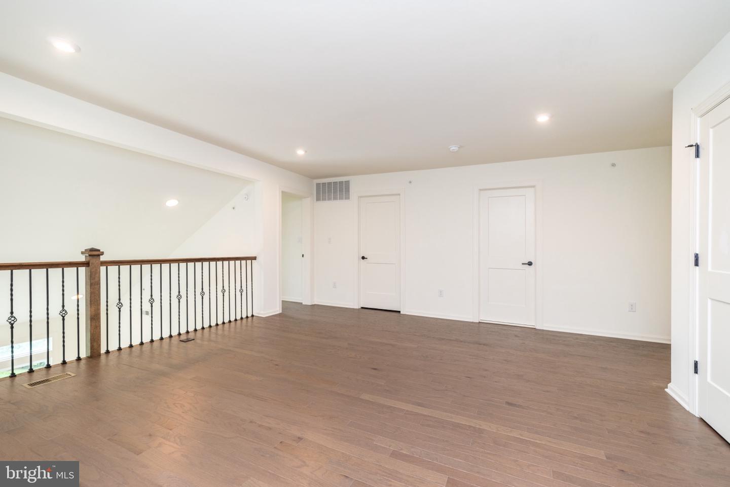 909 Holden Property Photo 32