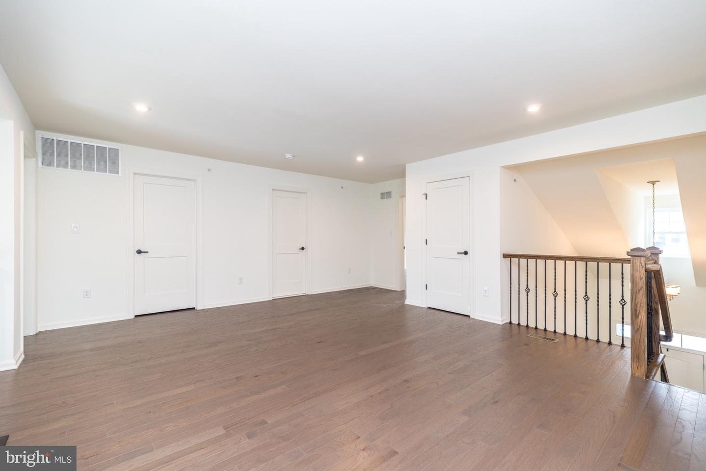909 Holden Property Photo 33