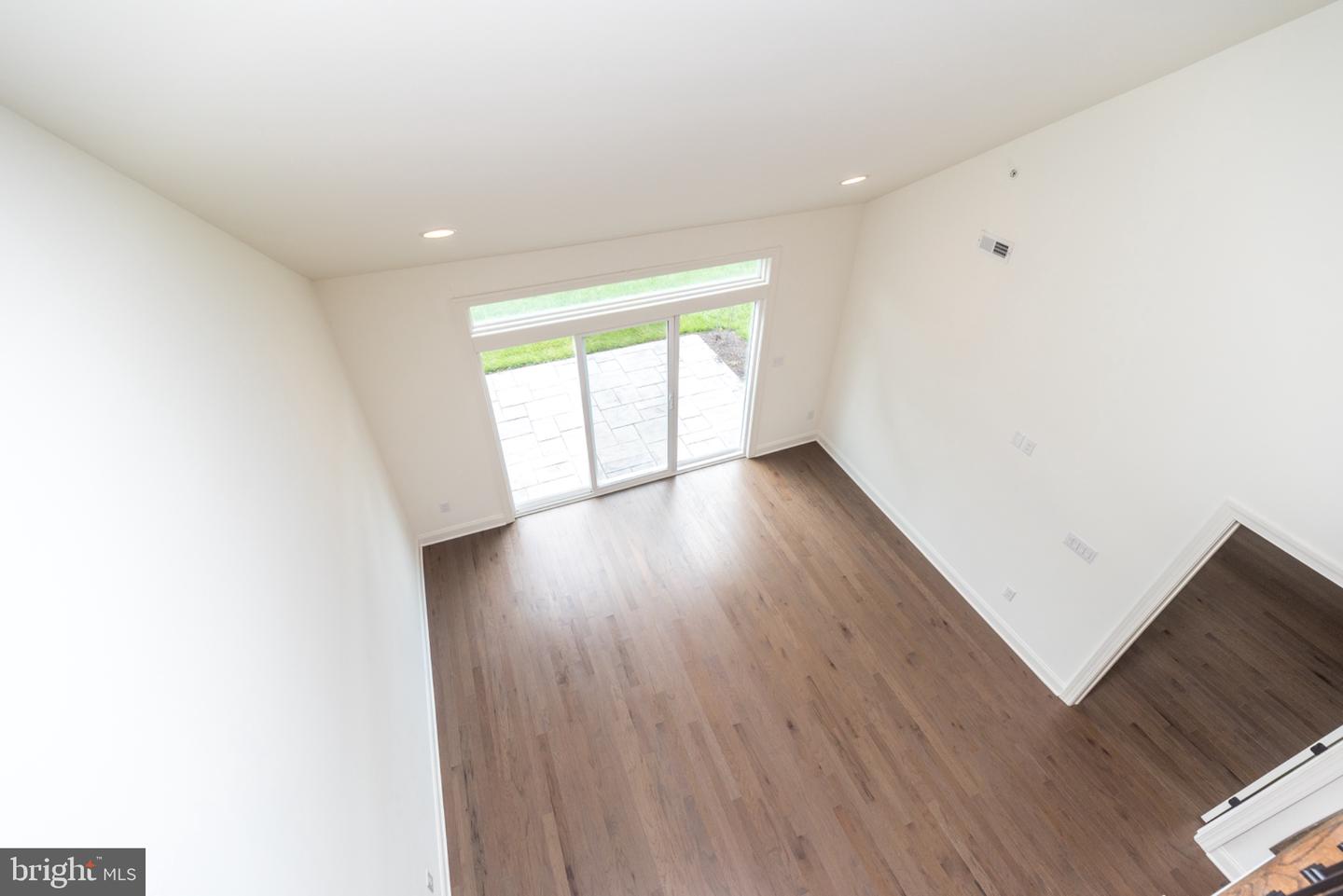 909 Holden Property Photo 36