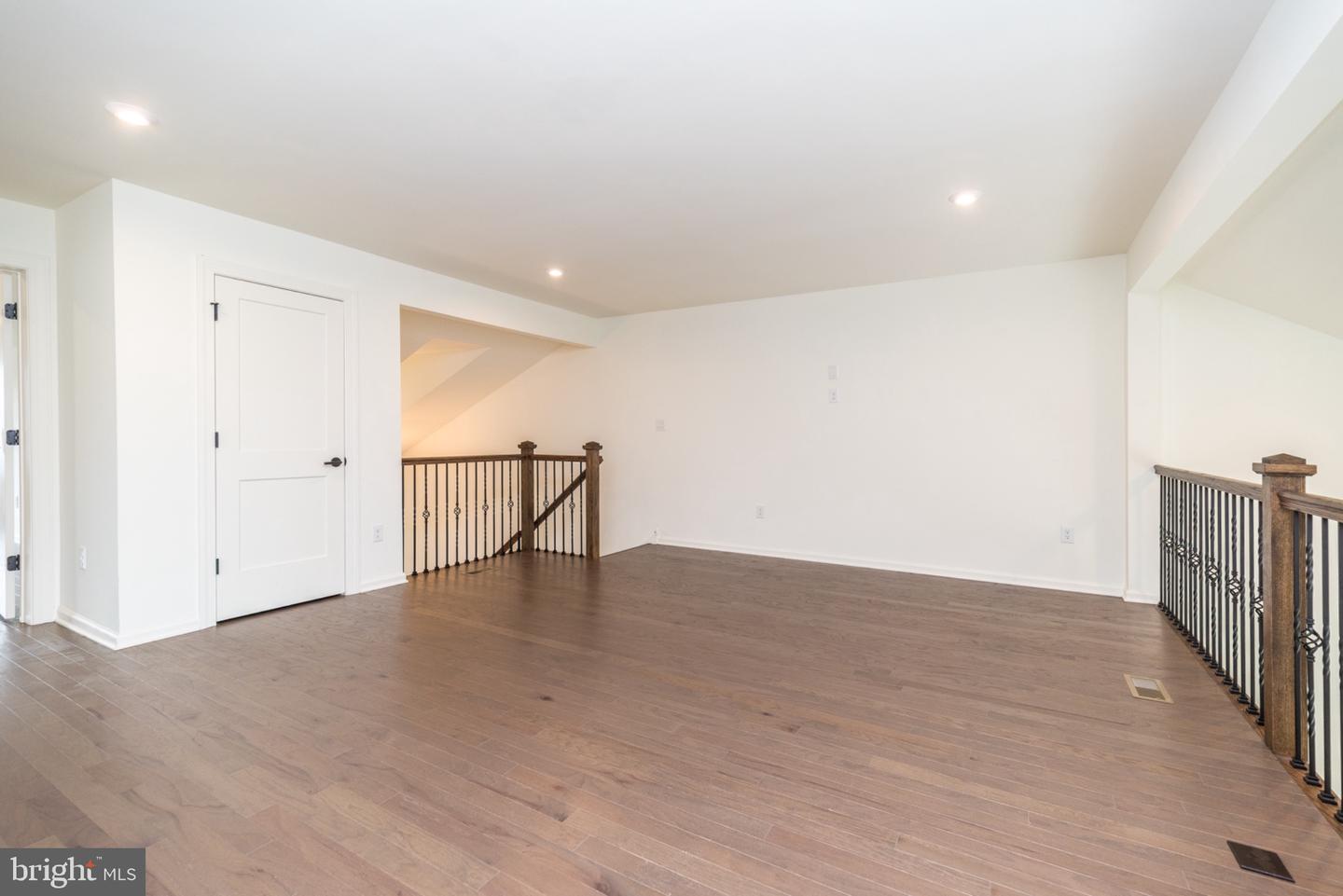 909 Holden Property Photo 37