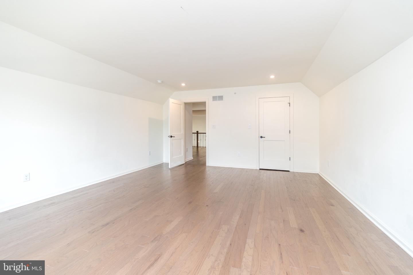 909 Holden Property Photo 39