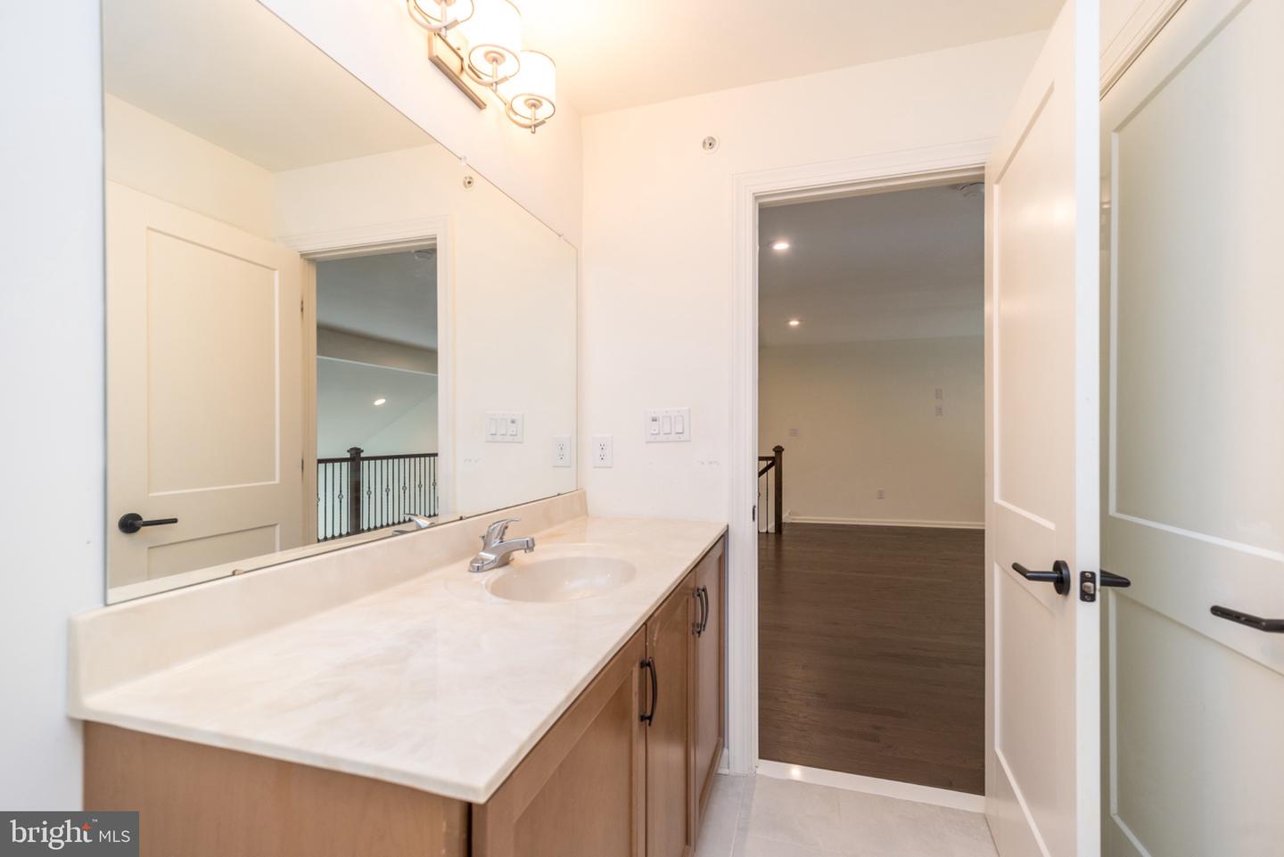 909 Holden Property Photo 45